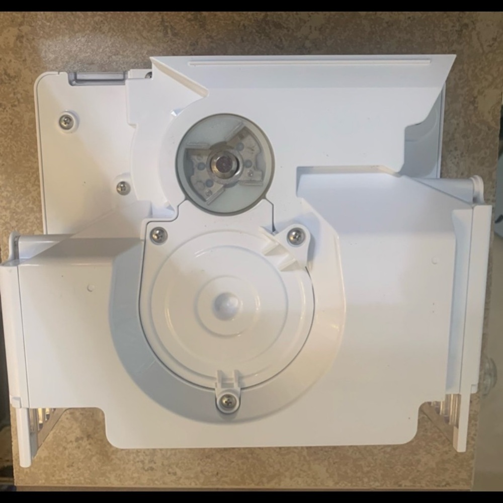 LG Household Refrigerator Ice Container, Auger and Blades Part # AKC72848319.